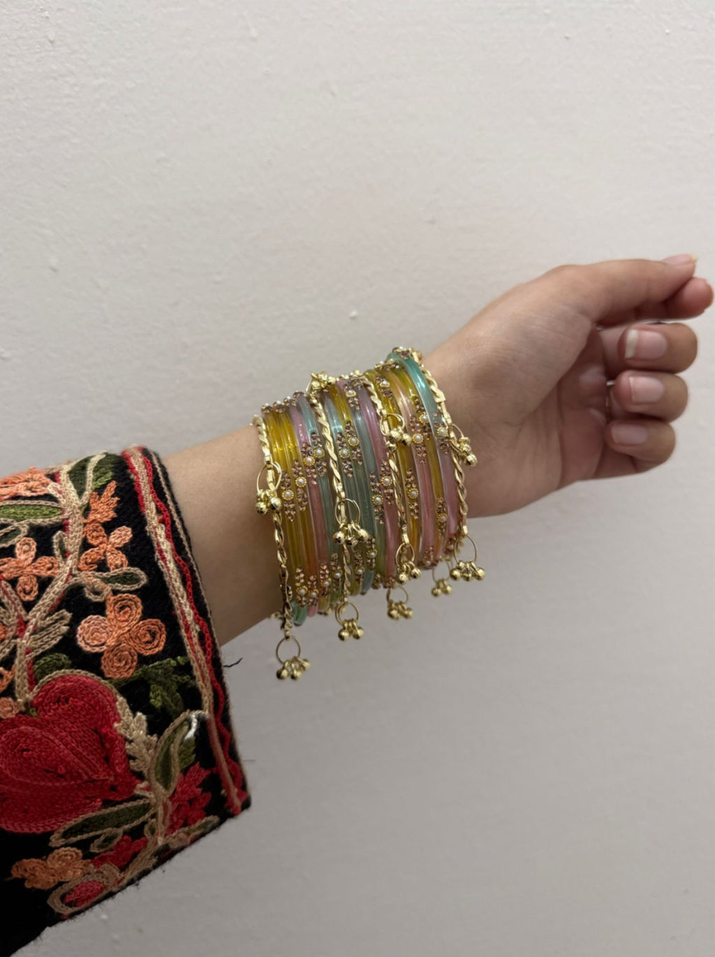 Pari Bangles💗💛🕊️